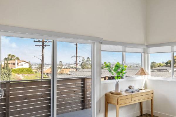 25935 Rolling Hills Rd, Torrance, CA 90505