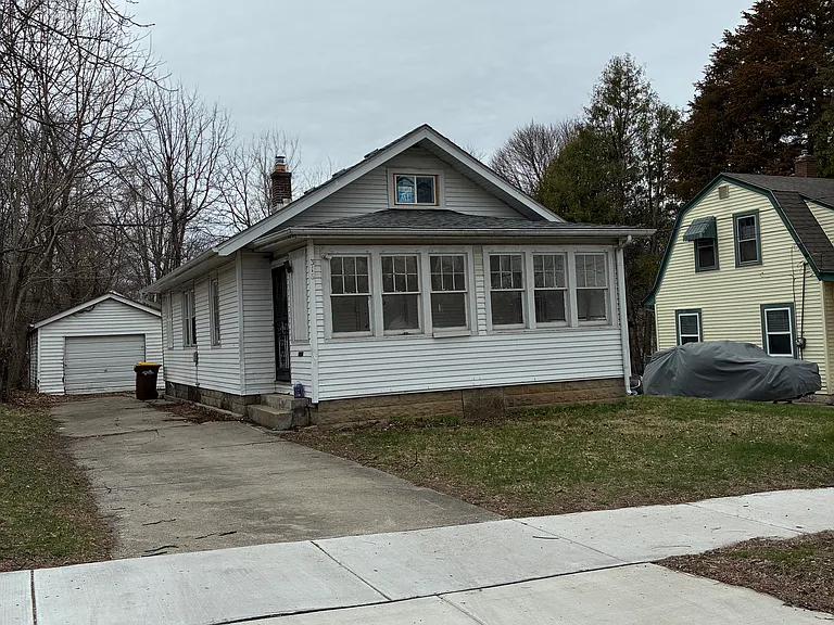 316 N Johnston Ave, Rockford, IL 61101